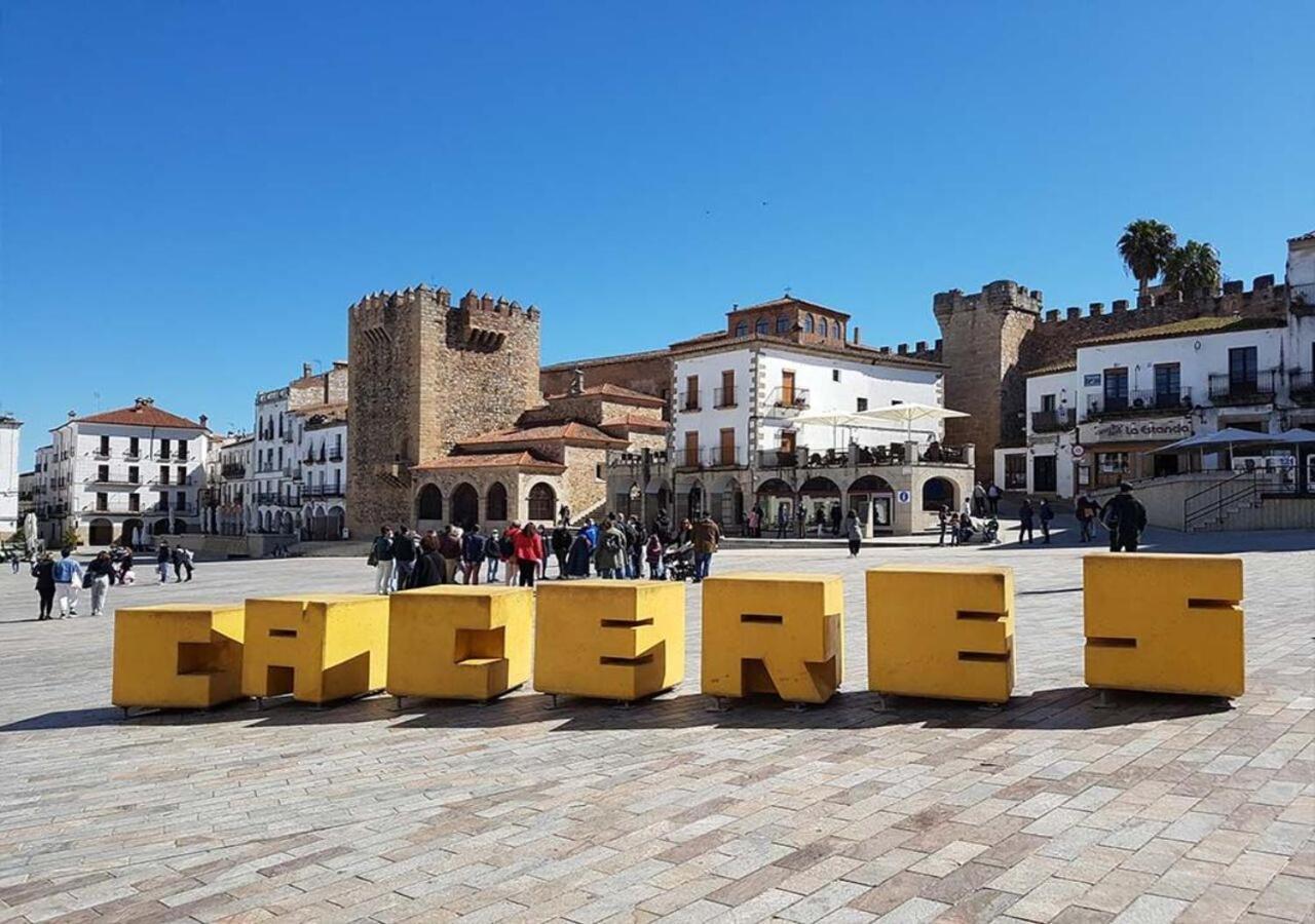 Elegante Apartamento para 5 en el centro de Cáceres con wifi Esterno foto